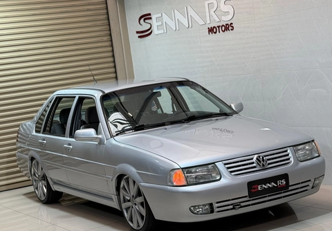 Volkswagen Santana 2.0 Mi 2p e 4p 2002 Prata — foto 1 de 3