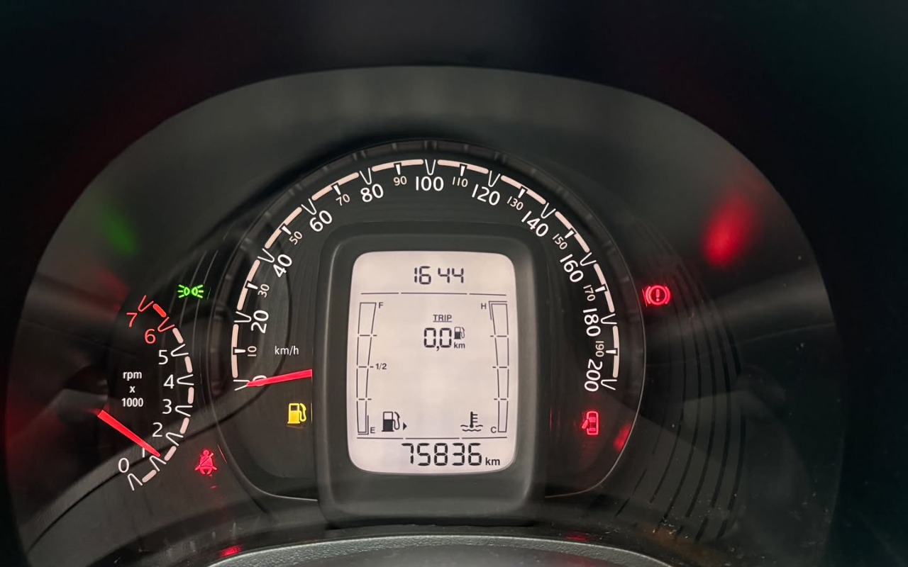 imagem-https://www.socarrao.com.br/sc-vehicle-images-prod/3709229/1788878577516-V2hhdHNBcHAgSW1hZ2UgMjAyNi0wOS0wOCBhdCAxMS4yOS40OS5qcGVn.jpeg