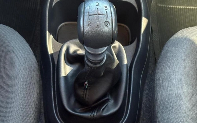 imagem-https://www.socarrao.com.br/sc-vehicle-images-prod/3709229/1788878578021-ODA1MzgxN18xX0JfOWJmZTE1YjA5ZS5qcGVn.jpeg