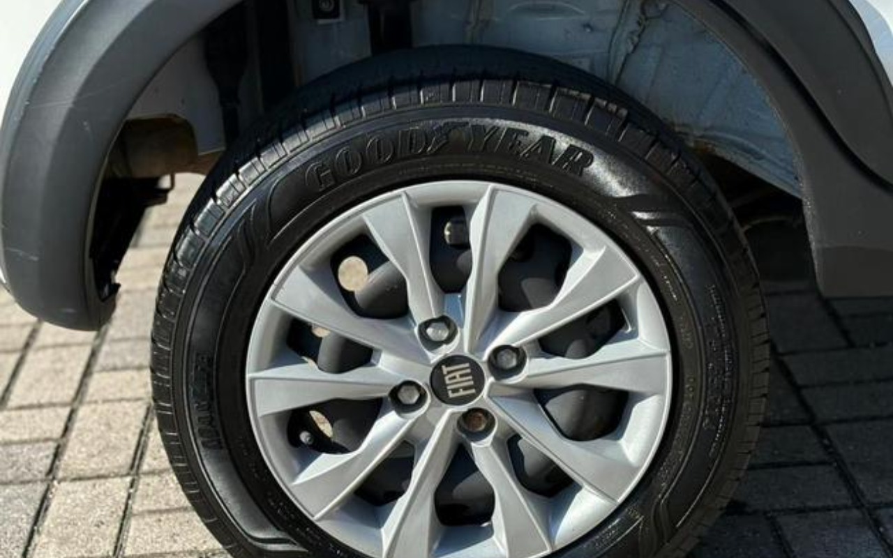 imagem-https://www.socarrao.com.br/sc-vehicle-images-prod/3709229/1788878578458-ODA1MzgxN18xX0JfNmQ5ZGJmYzc2MC5qcGVn.jpeg