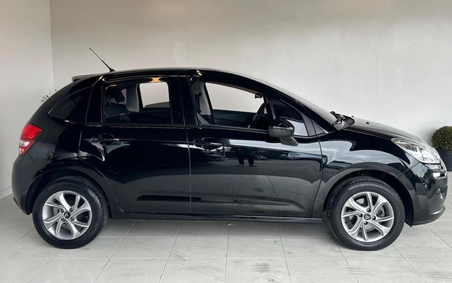 imagem-https://www.socarrao.com.br/sc-vehicle-images-prod/3709263/1788879072941-8416801_5_B_d0e523c228.jpeg