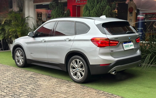 imagem-https://www.socarrao.com.br/sc-vehicle-images-prod/3709373/1788879295095-fcd9b93b-9e8f-4e91-be7f-bf558b790c57.jpg