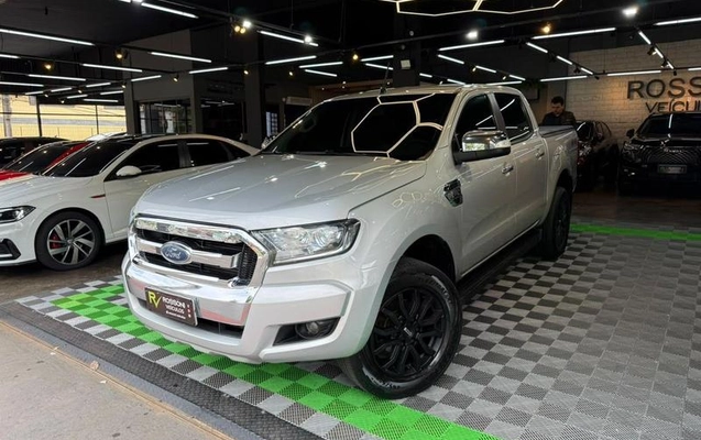 imagem-https://www.socarrao.com.br/sc-vehicle-images-prod/3709580/1788879793593-8456215_13_B_0db2e60ece.jpeg