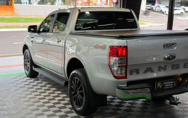 imagem-https://www.socarrao.com.br/sc-vehicle-images-prod/3709580/1788879793595-8456215_11_B_8af6ba85ac.jpeg