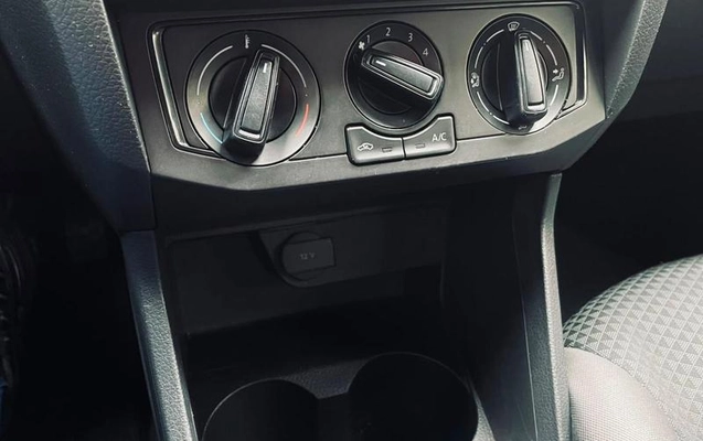 imagem-https://www.socarrao.com.br/sc-vehicle-images-prod/3709959/1788881025029-8376085_9_B_1013401a03.jpeg