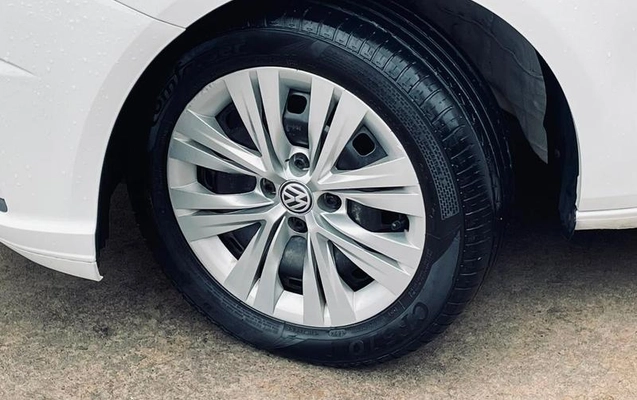 imagem-https://www.socarrao.com.br/sc-vehicle-images-prod/3709959/1788881025039-8376085_14_B_81889bcb65.jpeg