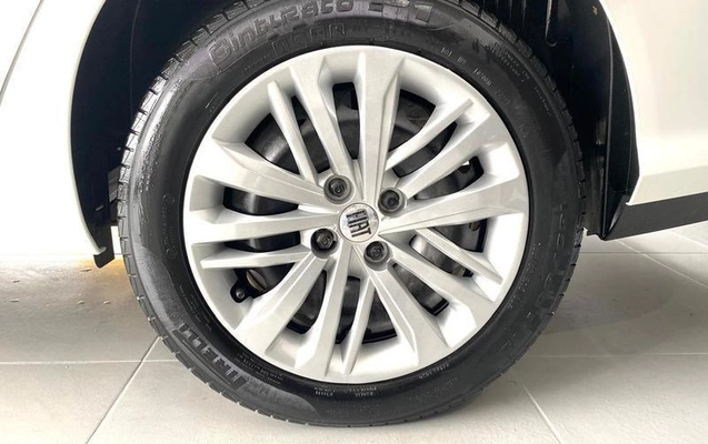 imagem-https://www.socarrao.com.br/sc-vehicle-images-prod/3710012/1789477581890-7585661_7_B_bd2e8c96c4.jpeg
