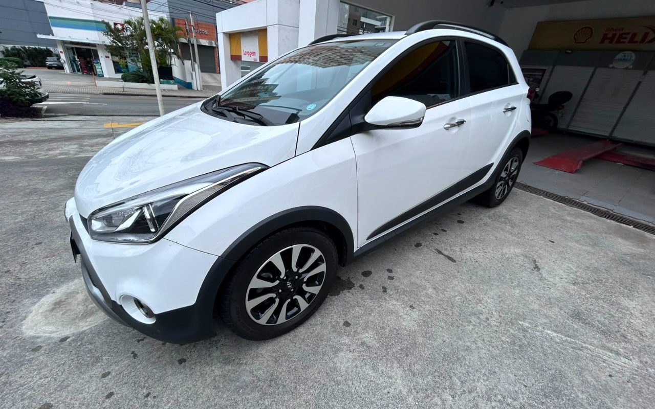 imagem-https://www.socarrao.com.br/sc-vehicle-images-prod/3710819/1788883475122-SU1HLTIwMjYwOTAyLVdBMDI0Ny5qcGc.jpg