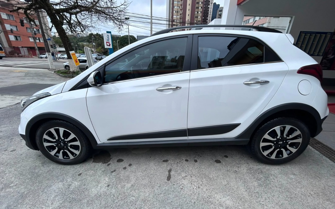 imagem-https://www.socarrao.com.br/sc-vehicle-images-prod/3710819/1788883475431-SU1HLTIwMjYwOTAyLVdBMDI0My5qcGc.jpg