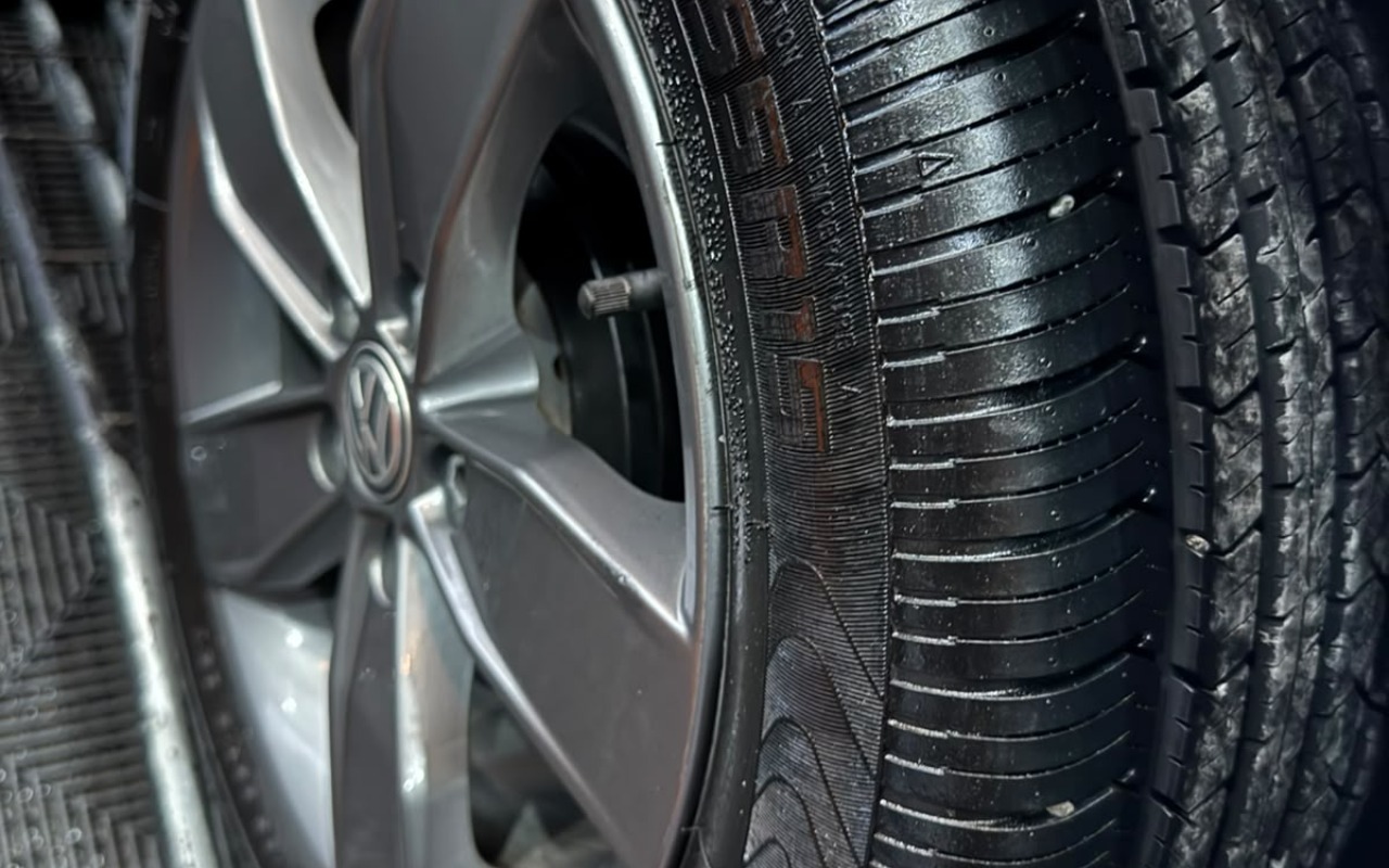 imagem-https://www.socarrao.com.br/sc-vehicle-images-prod/3710972/1788884011591-VlcgVm9sa3N3YWdlbiAgRm94IENvbm5lY3QgQ29tcGxldG8gMjAxOS0yMDIwIFN0ZWluYmFjaCBNdWx0aW1hcmNhcyBlbSBTYW50byBBbWFybyBkYSBJbXBlcmF0cml6IFNDIDguanBlZw.jpeg