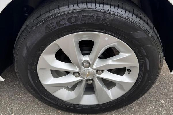imagem-https://www.socarrao.com.br/sc-vehicle-images-prod/3711184/1788884766037-8431141_13_B_70cc842e12.jpeg