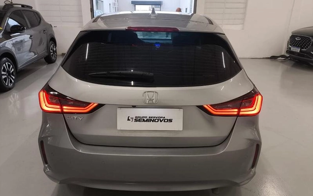 imagem-https://www.socarrao.com.br/sc-vehicle-images-prod/3711319/1789393574205-8456571_6_B_9e64b11dc0.jpeg