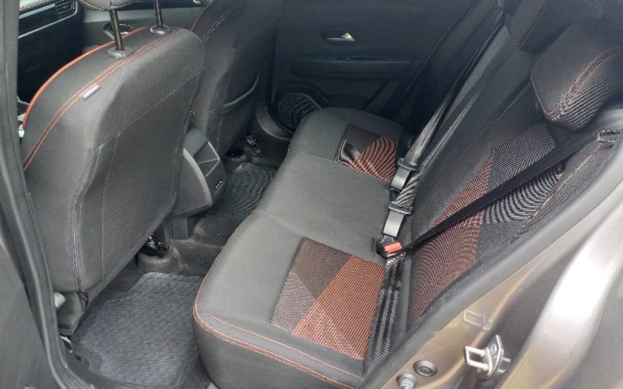 imagem-https://www.socarrao.com.br/sc-vehicle-images-prod/3711437/1788885404397-V2hhdHNBcHAgSW1hZ2UgMjAyNi0wOS0wOCBhdCAxMC4zNi4wMSAoMSkuanBlZw.jpeg