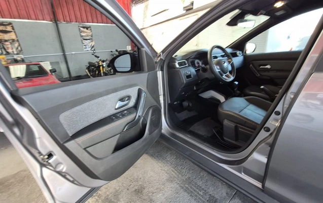 imagem-https://www.socarrao.com.br/sc-vehicle-images-prod/3712550/1788888510762-vehicle_image_1788888312_09de47b15c0b48934fa90d836b9ffa04.jpeg