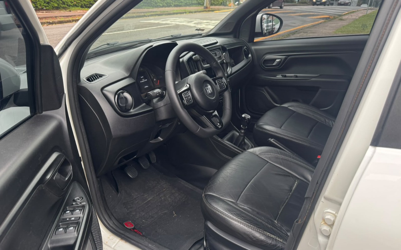 imagem-https://www.socarrao.com.br/sc-vehicle-images-prod/3712619/1788888747554-V2hhdHNBcHAgSW1hZ2UgMjAyNi0wOS0wOCBhdCAxNC4xNi4xMSAoMSkuanBlZw.jpeg