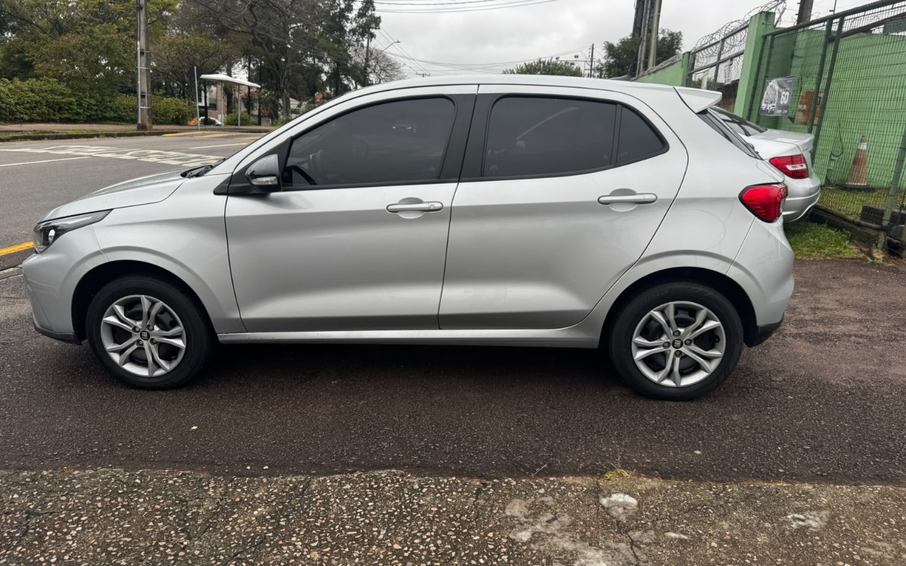 imagem-https://www.socarrao.com.br/sc-vehicle-images-prod/3713372/1788890526933-V2hhdHNBcHAgSW1hZ2UgMjAyNi0wOS0wOCBhdCAxNC4yMy40MC5qcGVn.jpeg