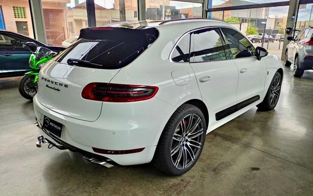imagem-https://www.socarrao.com.br/sc-vehicle-images-prod/3713515/1790789675269-8456851_12_B_48a13e00b0.jpeg