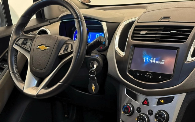 imagem-https://www.socarrao.com.br/sc-vehicle-images-prod/3713668/1788891242808-d6b252afdddd4df3b787052bea8adffb_1785162490065.jpg