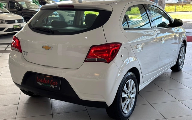imagem-https://www.socarrao.com.br/sc-vehicle-images-prod/3714022/1788892549869-12_120303.jpg
