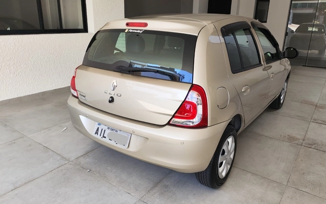 imagem-https://www.socarrao.com.br/sc-vehicle-images-prod/3714229/1788893032628-YmIyOGNkZjgtZDg0OS00NzM3LTkzYzItYzY3YmExOTM2MDJiLmpwZw.jpg