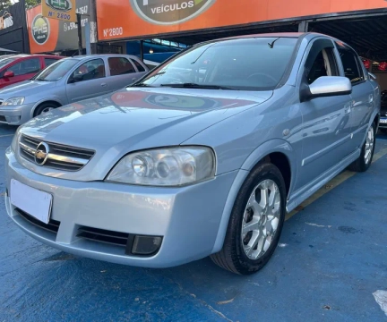 Chevrolet Astra 2010 Prata — foto 1 de 3