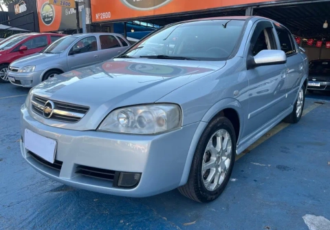 Chevrolet Astra 2010 Prata — foto 1 de 3