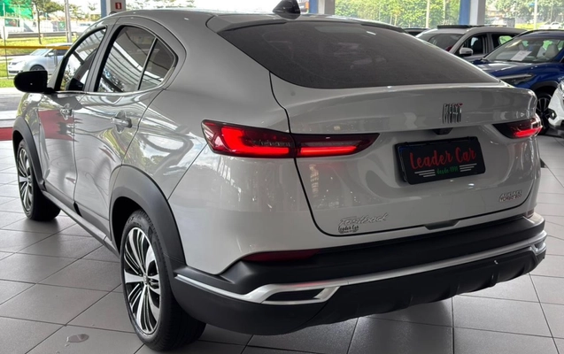 imagem-https://www.socarrao.com.br/sc-vehicle-images-prod/3714925/1788895144174-4_013827.jpg