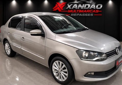 Volkswagen Voyage 2015 Prata — foto 1 de 3