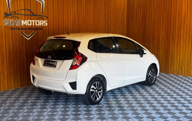 imagem-https://www.socarrao.com.br/sc-vehicle-images-prod/3715783/1789677414308-gb-54503f2.jpeg