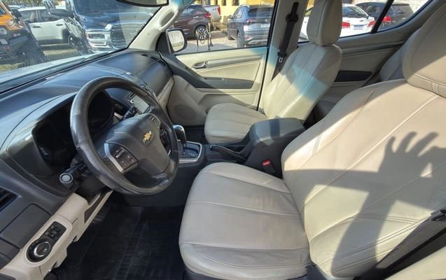 imagem-https://www.socarrao.com.br/sc-vehicle-images-prod/3715881/1788898343381-189df538-b303-4801-b73e-50d770f559fe.jpg