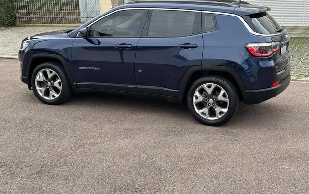 imagem-https://www.socarrao.com.br/sc-vehicle-images-prod/3715981/1788963032529-8457951_14_B_a9701aa458.jpeg