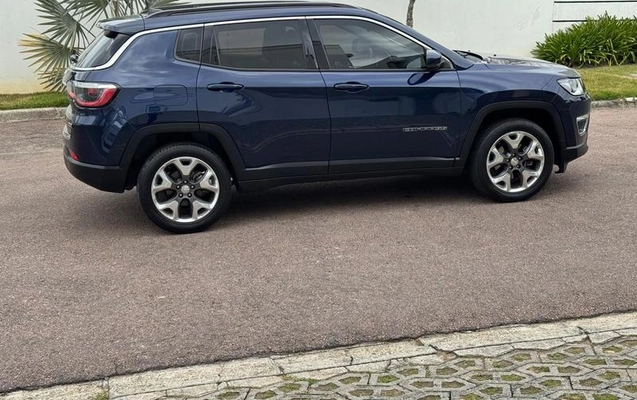 imagem-https://www.socarrao.com.br/sc-vehicle-images-prod/3715981/1788963032532-8457951_14_B_1c352b1ff1.jpeg