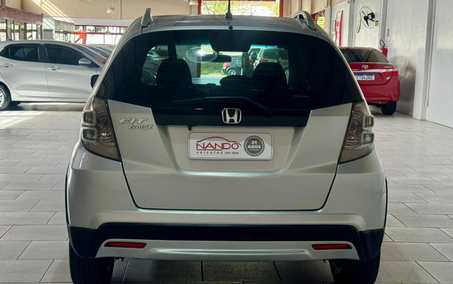imagem-https://www.socarrao.com.br/sc-vehicle-images-prod/3716070/1788898848015-f2e8783b8ee7b268f6585dc31db5e788_big.jpeg