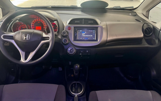 imagem-https://www.socarrao.com.br/sc-vehicle-images-prod/3716070/1788898848016-40c806e71eaeea5755da357c961ca5bf_big.jpeg