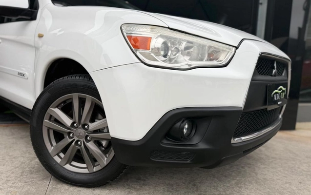 imagem-https://www.socarrao.com.br/sc-vehicle-images-prod/3716477/1789217058779-gb-07e4b3f.jpg