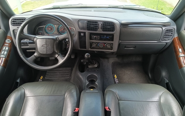 imagem-https://www.socarrao.com.br/sc-vehicle-images-prod/3716787/1788976317087-SU1HXzIwMjYwOTA4XzExNTM0M34yLmpwZw.jpg