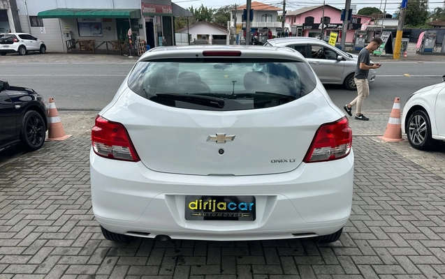 imagem-https://www.socarrao.com.br/sc-vehicle-images-prod/3717092/1788902183159-8d892668-58dc-404b-b698-3da760cb5b8e.jpeg