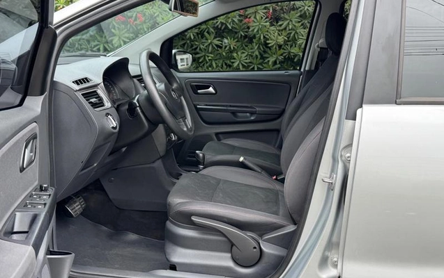 imagem-https://www.socarrao.com.br/sc-vehicle-images-prod/3717399/1788959299427-8458340_10_B_b3848b936c.jpeg