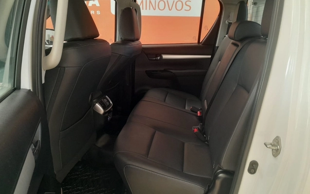 imagem-https://www.socarrao.com.br/sc-vehicle-images-prod/3717438/1789568017515-OhG8wCj4RO4OQ4KrBMF5Kmd37mb21x8f.jpg