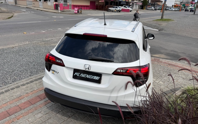 imagem-https://www.socarrao.com.br/sc-vehicle-images-prod/3718228/1788906937509-3afaf18af3614f93bab80c4a1cf389f9_1788906877000.jpg