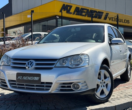 Volkswagen Golf 2008 Prata — foto 1 de 3