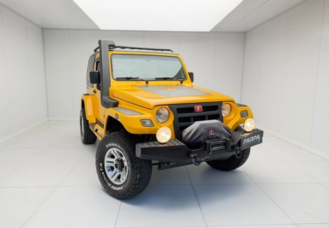 Troller T-4 2010 Amarelo — foto 1 de 3