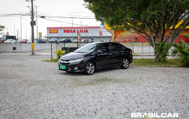 imagem-https://www.socarrao.com.br/sc-vehicle-images-prod/3720107/1788913876763-003_30ec62f7704bec98cd27d88128acdc7a.jpg