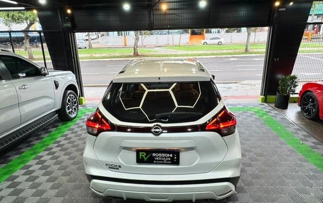 imagem-https://www.socarrao.com.br/sc-vehicle-images-prod/3731616/1789646118228-8458766_8_B_35a8c73523.jpeg