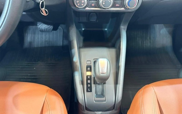 imagem-https://www.socarrao.com.br/sc-vehicle-images-prod/3731616/1789646118249-8458766_10_B_21eb711d64.jpeg
