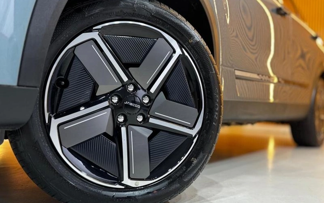 imagem-https://www.socarrao.com.br/sc-vehicle-images-prod/3731773/1789138873384-8440889_8_B_eebc5b5f66.jpeg