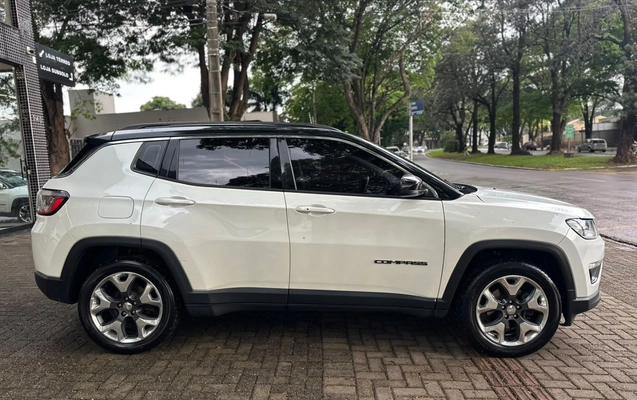 imagem-https://www.socarrao.com.br/sc-vehicle-images-prod/3731810/1788957771713-16_094141.jpg