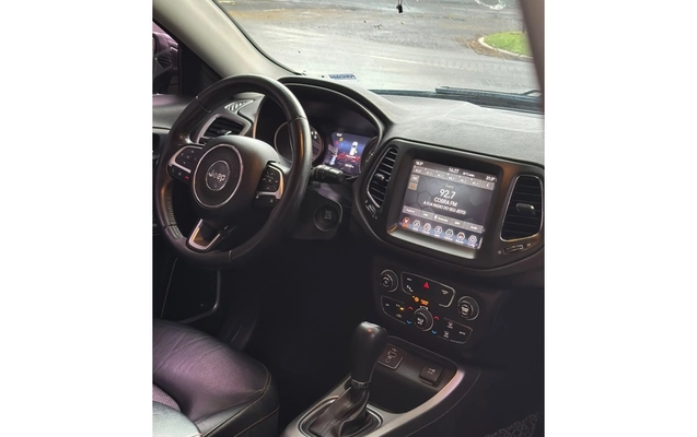 imagem-https://www.socarrao.com.br/sc-vehicle-images-prod/3731810/1788957771727-1_094141.jpg