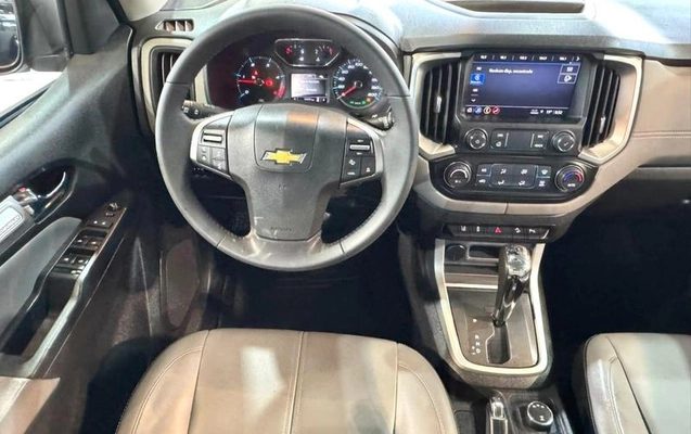 imagem-https://www.socarrao.com.br/sc-vehicle-images-prod/3731941/1789999761053-8458821_6_B_e071d7566b.jpeg