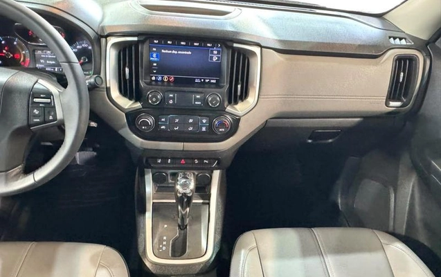 imagem-https://www.socarrao.com.br/sc-vehicle-images-prod/3731941/1789999761057-8458821_2_B_216405e866.jpeg